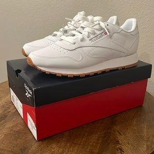 Reebok Women’s Classic Leather Sneaker - Size 8 US BRAND NEW IN BOX